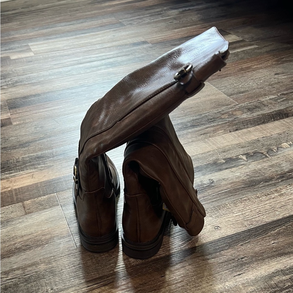 Baretraps Brown Tall Boots w/ Buckles (NWOT) Size: 9 / Item# 1182-51 - Picture 4 of 7